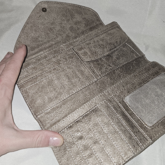 Matt & Nat Wallet - Picture 2 of 4